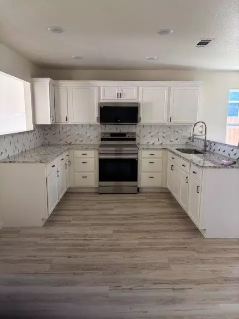 Kitchen - 104 S Wall St, Itasca, TX 76055 photo 1 of 1