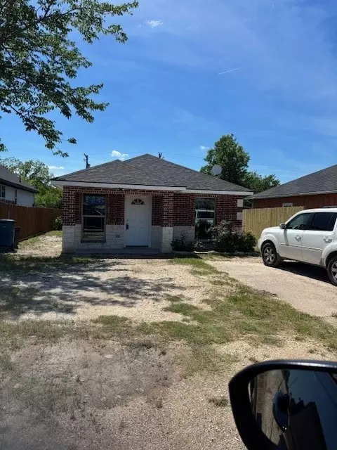 104 S Wall St, Itasca, TX 76055