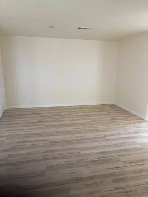 Living - 104 S Wall St, Itasca, TX 76055 photo 2 of 3