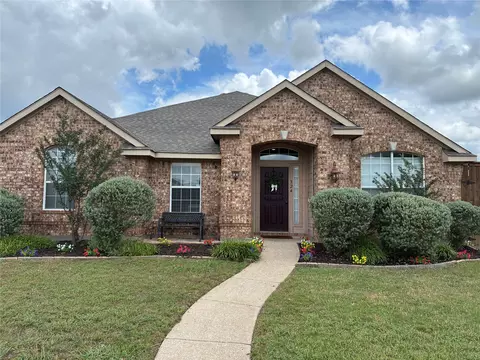 324 Teakwood Ln, Cedar Hill, TX 75104