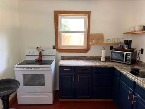 Kitchen - 111 Apache Trl, Whitney, TX 76692 photo 5 of 7
