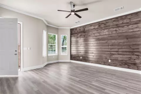 407 Henderson St, Bonham, TX 75418