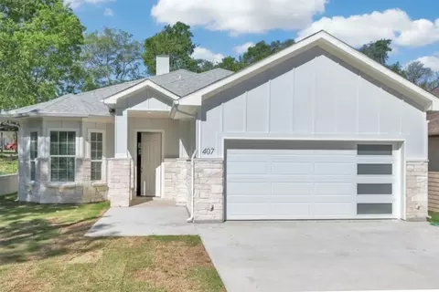 407 Henderson St, Bonham, TX 75418