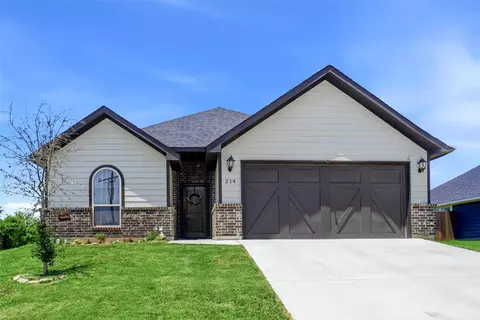 214 Clover Cir, Weatherford, TX 76086