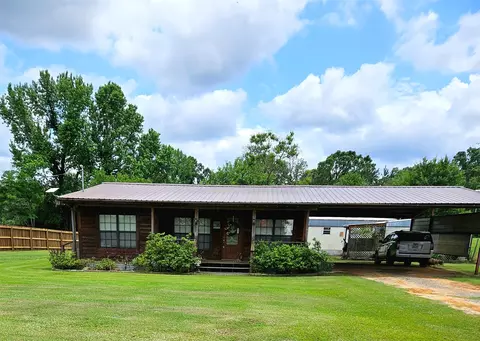 211 Holly Springs Church Rd, Coushatta, LA 71019