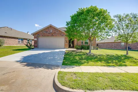 377 Coral Vine Ln, Burleson, TX 76028