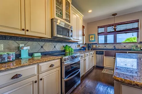 Kitchen - 7060 Hells Gate Loop, Strawn, TX 76475 photo 1 of 2