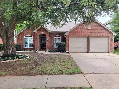 1604 Knoll Ridge Cir, Corinth, TX 76210