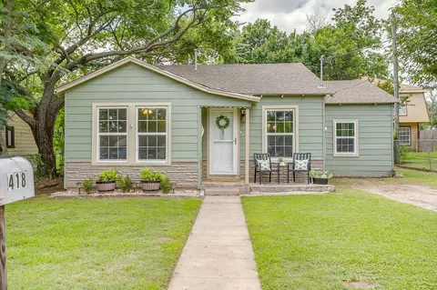 418 E Akard St, Weatherford, TX 76086