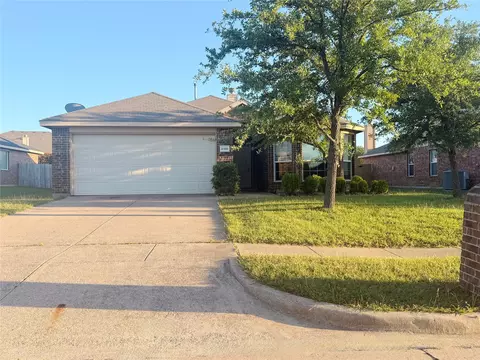 2105 Thistle Ln, Forney, TX 75126
