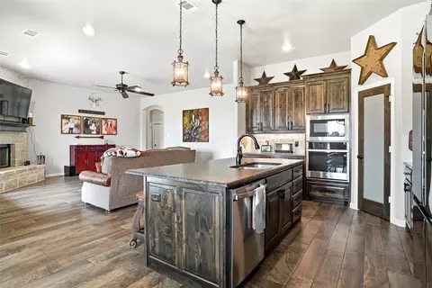 Kitchen - 1027 Hope Ct, Boyd, TX 76023 photo 4 of 4