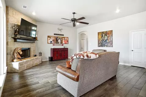 Living - 1027 Hope Ct, Boyd, TX 76023 photo 2 of 2