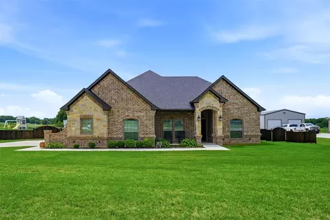 Exterior - 1027 Hope Ct, Boyd, TX 76023 photo 2 of 6