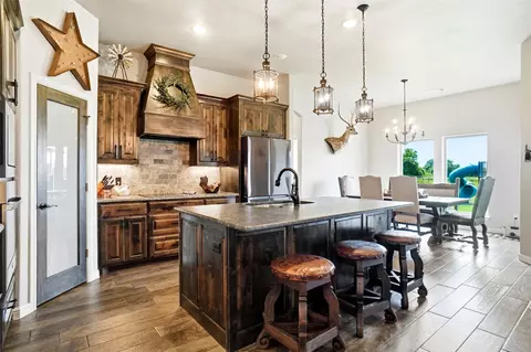 Kitchen - 1027 Hope Ct, Boyd, TX 76023 photo 3 of 4