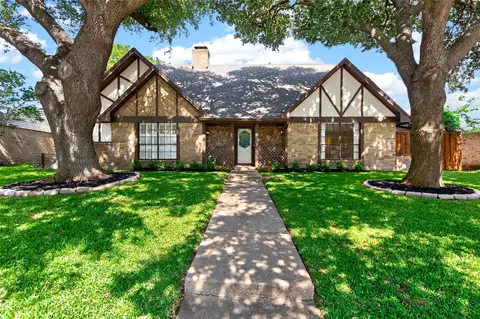 12708 Whispering Hills Dr, Dallas, TX 75243