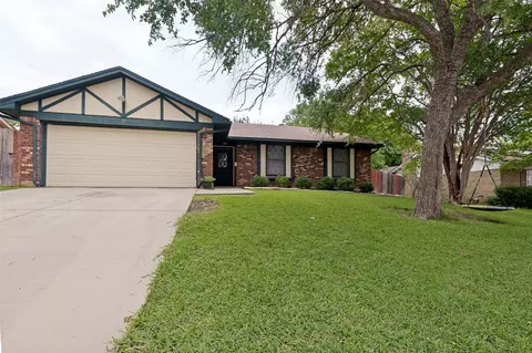 1318 Halifax St, Grand Prairie, TX 75050