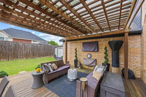 716 Mulberry Ln, Desoto, TX 75115