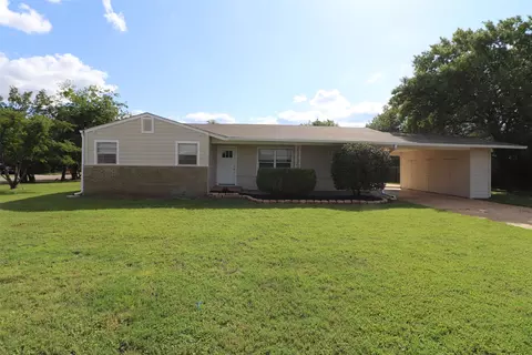 1909 7th St, Brownwood, TX 76801