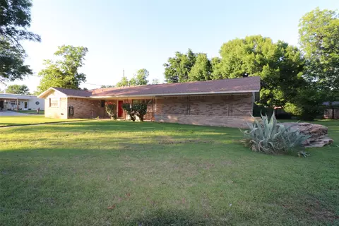 2100 14th St, Brownwood, TX 76801