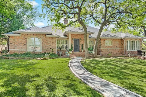 3716 Oakwood Dr, Grapevine, TX 76051