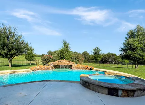 6509 Ladybank Ct W, Cleburne, TX 76033