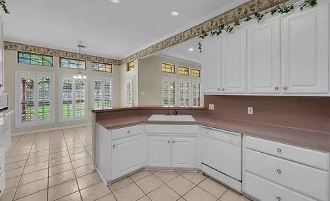 Kitchen - 3208 Park Lake Dr, Waco, TX 76708 photo 5 of 5