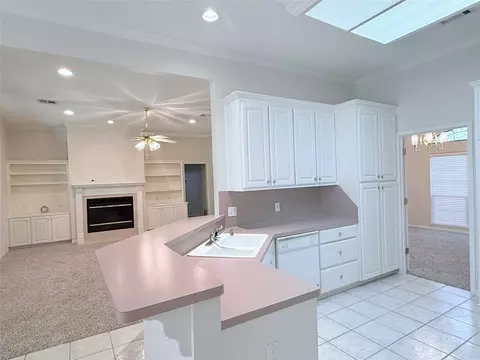 Kitchen - 3208 Park Lake Dr, Waco, TX 76708 photo 2 of 6