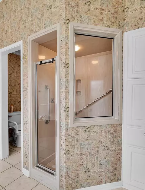Bath - 3208 Park Lake Dr, Waco, TX 76708 photo 4 of 5