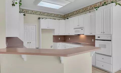 Kitchen - 3208 Park Lake Dr, Waco, TX 76708 photo 1 of 5