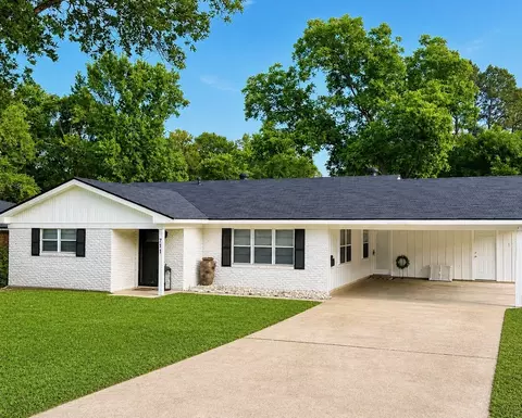 711 W Georgia Ave, Vivian, LA 71082