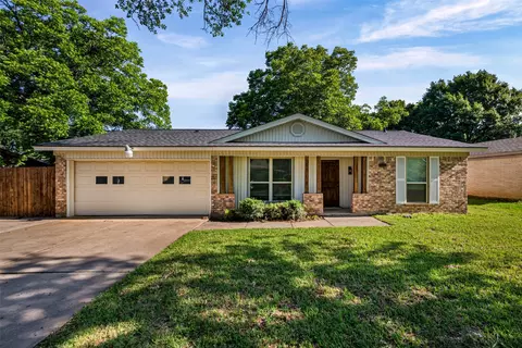 7521 Susan Ct, North Richland Hills, TX 76180