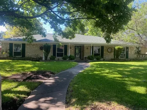 1512 Cliffbrook Dr, Plano, TX 75075