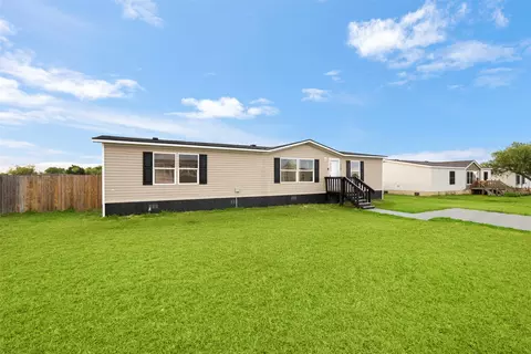 1418 Smooth Stone Dr, Cleburne, TX 76033