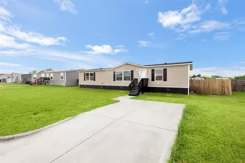 1418 Smooth Stone Dr, Cleburne, TX 76033
