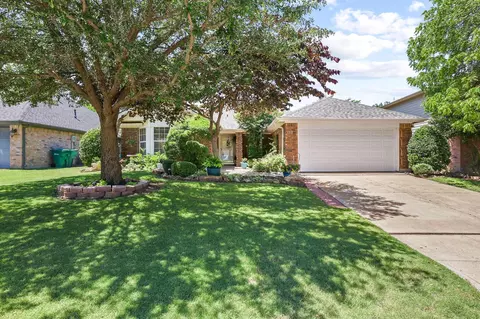 1712 Timberline Ln, Sherman, TX 75092