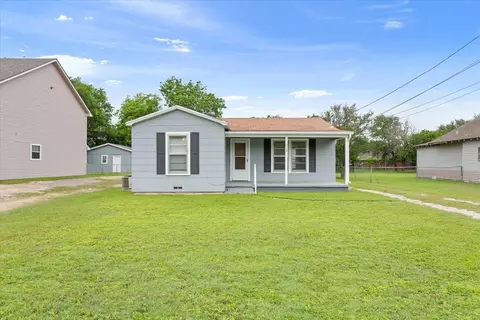 212 Avenue E, Lacy Lakeview, TX 76705