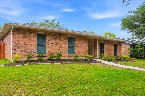 1811 Addington Dr, Carrollton, TX 75007