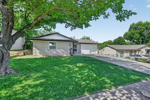 604 Holly Ln, Duncanville, TX 75116