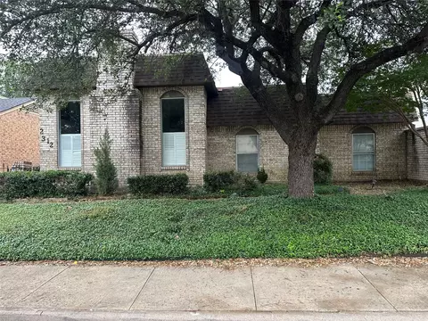 2312 Westbrook Dr, Carrollton, TX 75007
