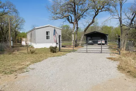156 Shady Pond Ct, Runaway Bay, TX 76426