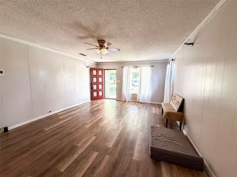 Living - 1002 N Avenue H, Haskell, TX 79521 photo 2 of 2