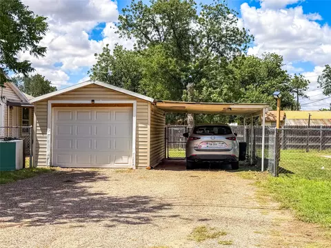 Exterior - 1002 N Avenue H, Haskell, TX 79521 photo 4 of 6