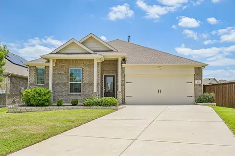 825 Tulip Ct, Forney, TX 75126