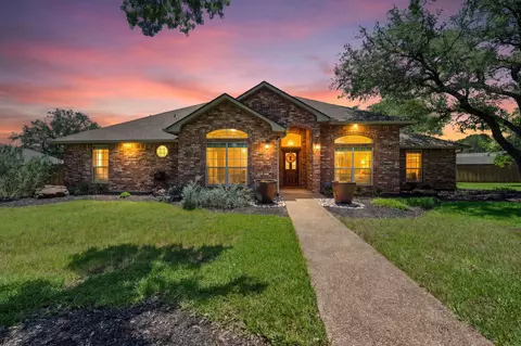 100 Twisted Oak Ln, Crawford, TX 76638
