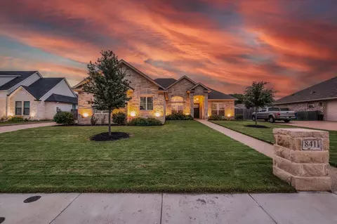841 Day Star Dr, Hewitt, TX 76643