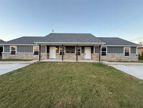 108 W Adams St, Itasca, TX 76055
