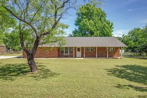 202 Old Justin Rd, Argyle, TX 76226