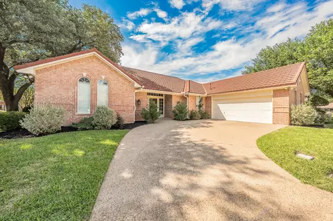 816 S Havenwood Ln, Fort Worth, TX 76112