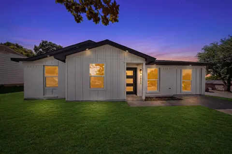 3853 Happy Canyon Dr, Dallas, TX 75241