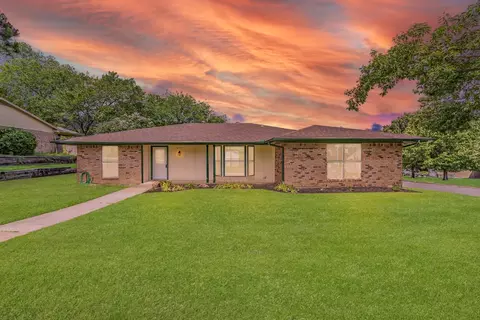 1719 Sagebrush Trl, Grapevine, TX 76051